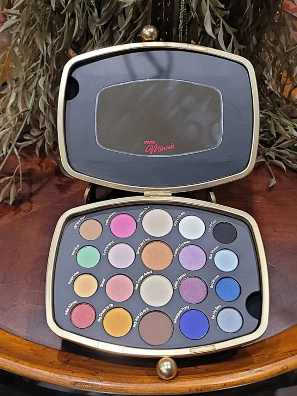 New Sephora Disney Minnie Mouse World in Color Eyeshadow Palette Clutch Purse